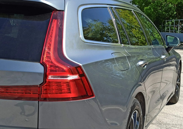 Volvo V60 cena 92900 przebieg: 60000, rok produkcji 2019 z Radom małe 781